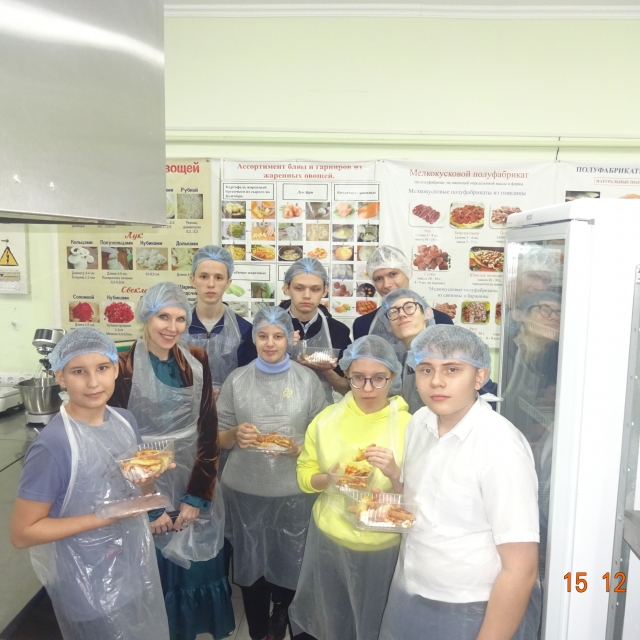 Посещение воспитанниками школы-интерната «Восхождение» мастер-класса в Волгодонском техникуме общественного питания и торговли